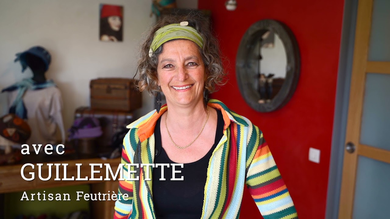 Réalisez une étole avec la technique feutrage de laine - Vidéo