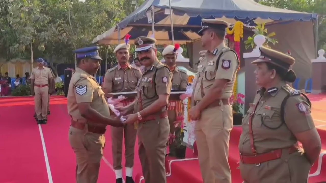 தாம்பரம் மாநகர காவல் துறையில் சிறப்பாக பணியாற்றிய 72 பேருக்கு தமிழக முதல்வர் காவலர் நற்பணி பதக்கத்தை வழங்கிய தாம்பரம் மாநகர காவல் ஆணையர்.! 