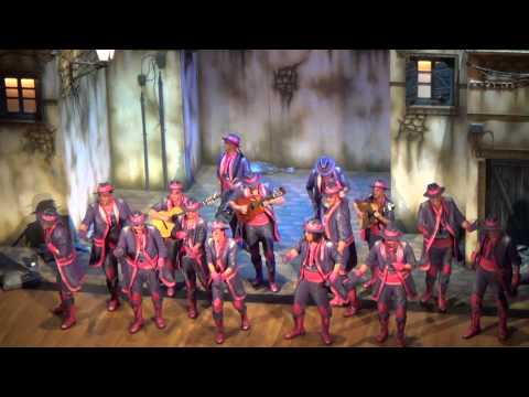 HD Comparsa Los Ladrones - pasodoble "igual que un preso" teatro cervantes (Linares) 08/02/2014