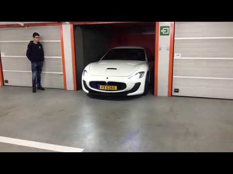 Pure V8 Sound! LOUD Start-up! - Maserati MC Stradale