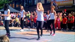 Hiphop optreden van Build Ya Skillz