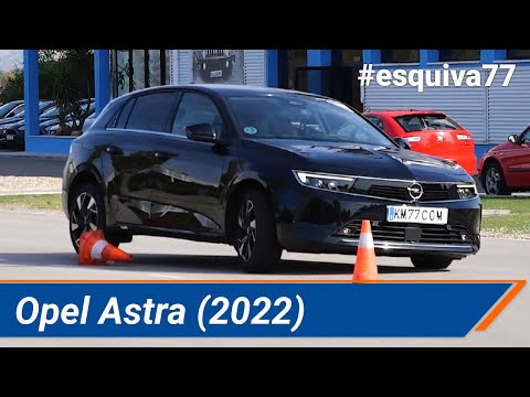Opel Astra 2021 - Maniobra de esquiva (moose test) y eslalon | km77.com