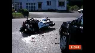 preview picture of video 'B 83: Motorradfahrer bei Unfall schwer verletzt'