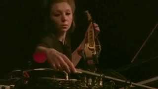 Poppy Ackroyd - Feathers / Rain (HD) Live In Paris 2015