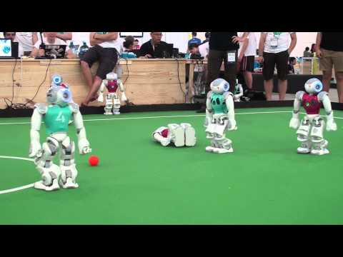 2014 RoboCup SPL Pool D: rUNSWift vs HULKs