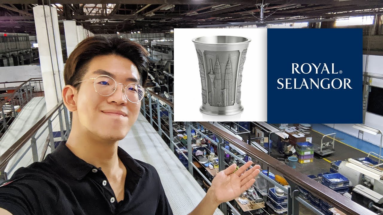 Experience a tour of Royal Selangor Visitor Centre with a tourist.