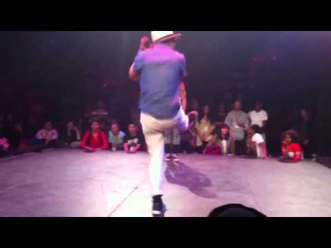 BAM 11 - Locking Prelims - GrooVinh vs Zebra Pants