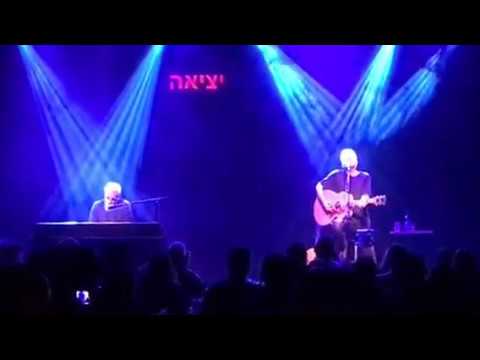 שלום חנוך ~ צרות טובות (מתוך המופע יציאה עם משה לוי