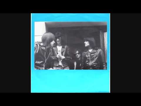 Ramones - Radio City Music Hall (New York City 2-10-75) DEMOS