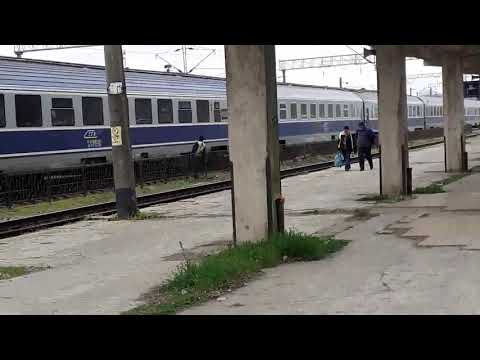 Sosirea si plecarea trenului IR 1754 Suceava - Bucuresti Nord (Gara Bacau, 18.04.2021)
