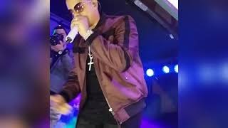 J Alvarez cantándole "6 De La Morning" a LDDSArg