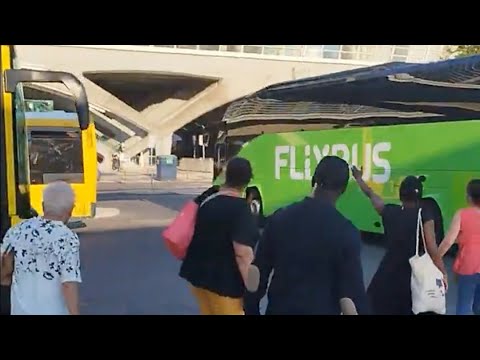 Autocarro desgovernado atinge restaurante na Gare do Oriente