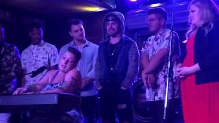 Effie Passero covers "Hallelujah" with the American'ts