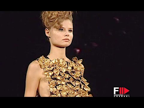 YVES SAINT LAURENT Spring 2007 Paris - Fashion Channel