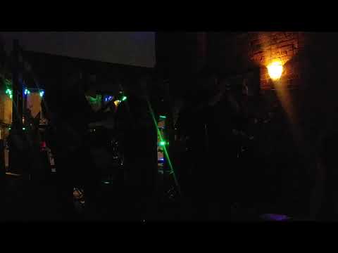 Tom singing Enter Sandman with Soul Shiver