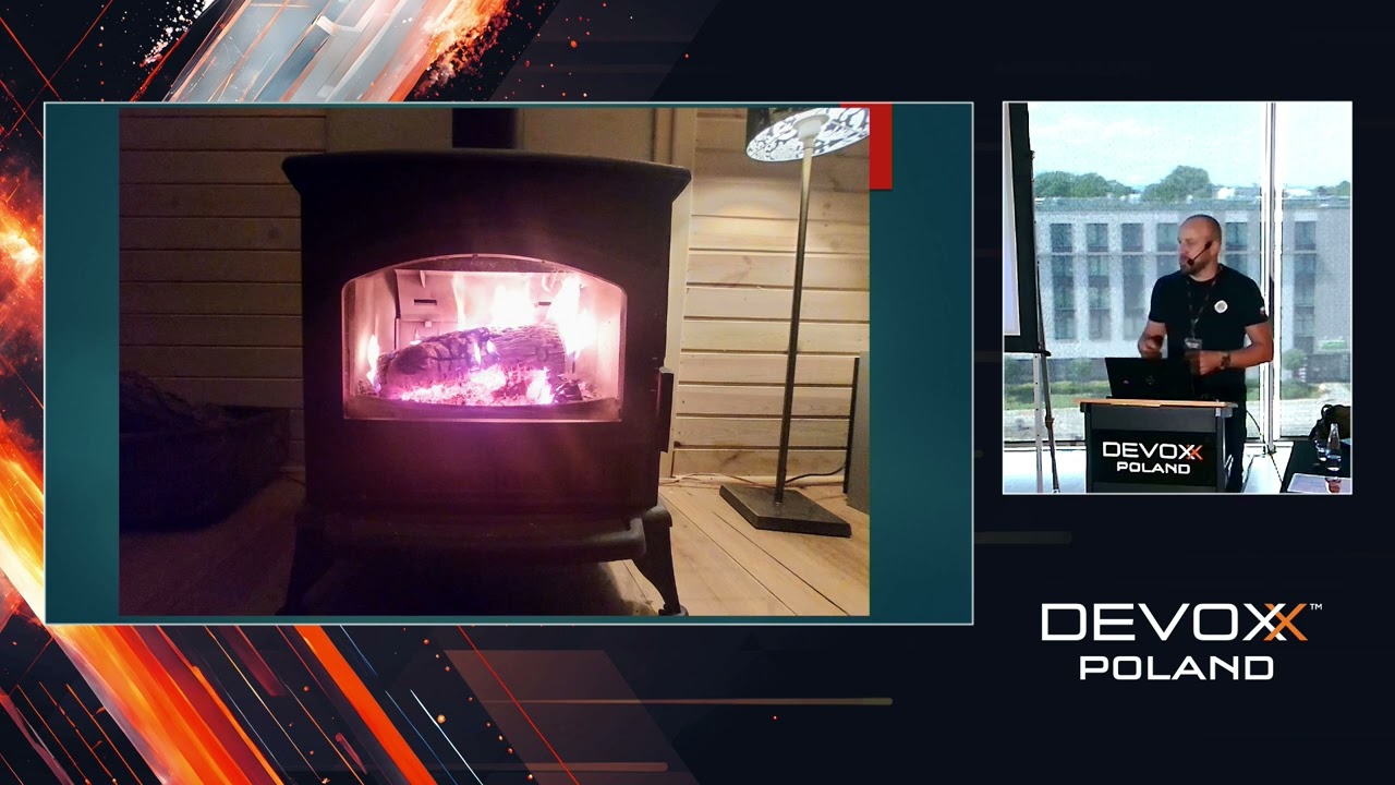 Jak zabezpieczyć dom i rodzinę na wypadek kryzysu • Paweł Szlendak • Devoxx Poland 2024