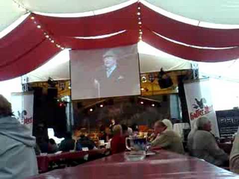 lutz jahoda im wiesenzelt