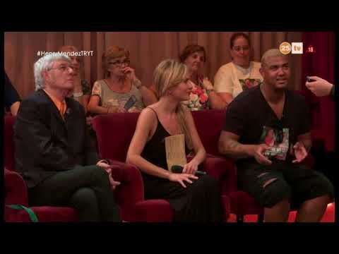 Quemando el billete de Henry Mendez y Romy Low. Truco de magia en televisión. Mago Albert Llorens