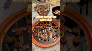 🧹 Witch's Broom: Pretzels &amp; Reese's #halloweensnacks #witches #broomstick