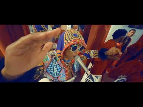 Hyperreal- Mr MacGyver (Official Video)