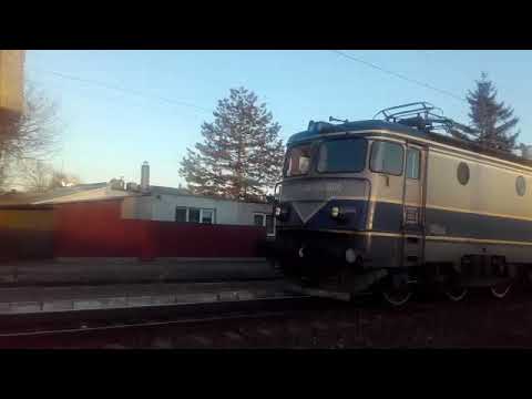 Trenul R 5505 în gara Dolhasca