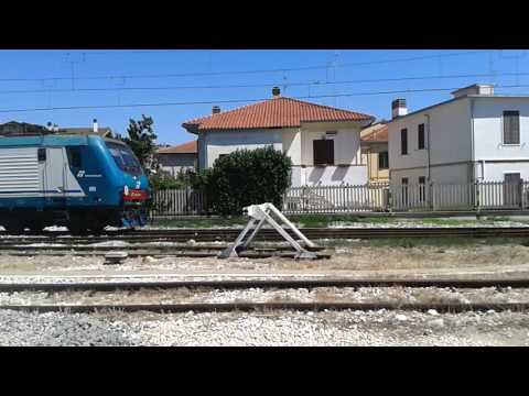 Treno Regionale Veloce con E 464 in simmetrica - Scafa