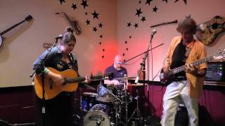 38 Dry Town - &quot;Gonna Move&quot; By The Derek Trucks Band [AGMSVD AG0471]