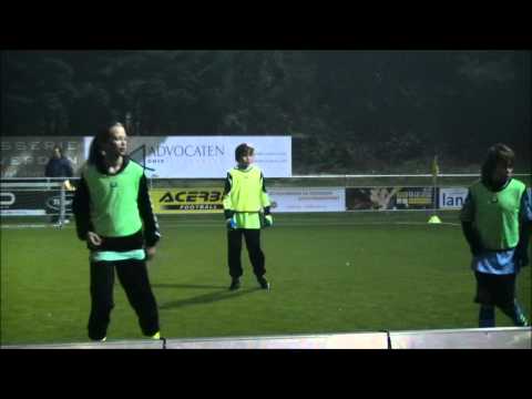 1e elftal van VVOG traint  D-pupillen.