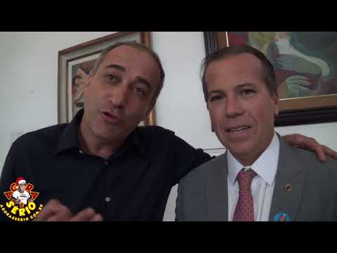 Vereador Marciano agradece o Deputado Estadual Marcio Camargo pela conquista da grama sintética na quadra de fora do Csu