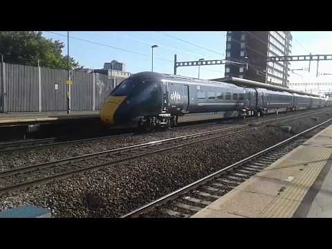 Trains at: Swindon, GWML, 04/08/18
