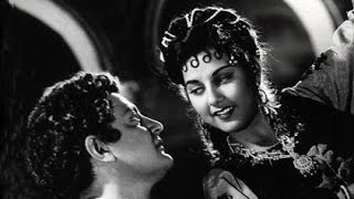 Chand Se Puchho_Daku Ki Ladki_Yeh Pyar Bhara - YouTube