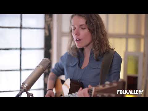 Folk Alley Sessions: Dead Horses - "Mighty Storm"
