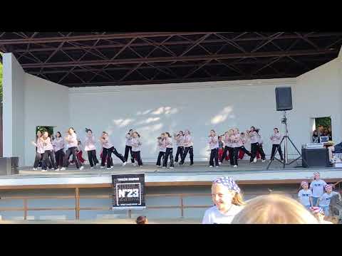 Vítání léta tancem skupina N°23 skupinová sestava mladší