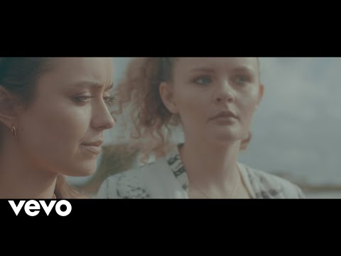 Elsa & Emilie - Au Volant