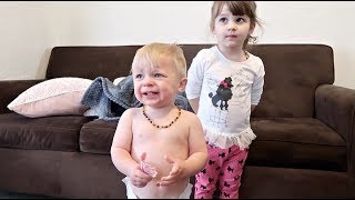 TWINS HAVE A MELTDOWN OVER LOLLIPOPS