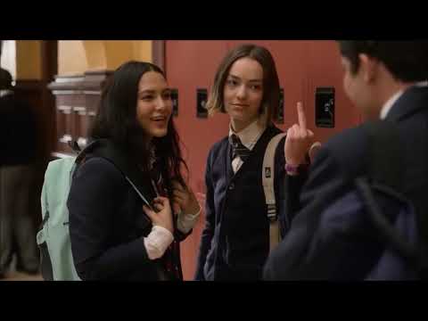 Casey & Izzie  ATIPICO