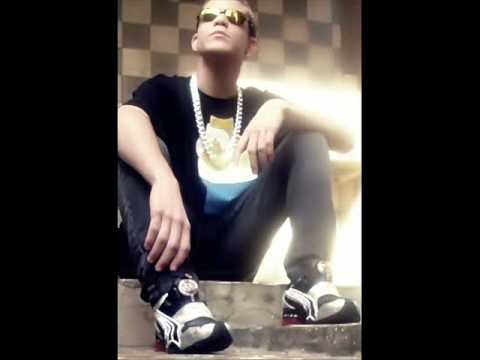 MC JUNINHO JR e MC MICHEL  .PART. MC DORIVA    -- OAKLEYLANDIA -- ♫