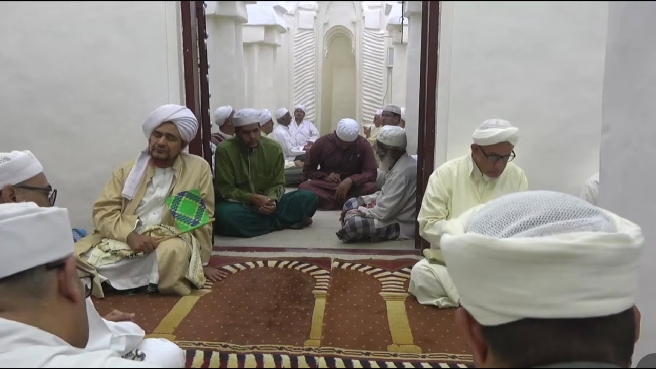 مباشر: مجلس قراءة السيرة النبوية في مسجد سرور، حارة النويدرة، تريم - الإثنين 3