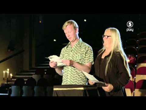 Johan Glans bryter ihop av skratt