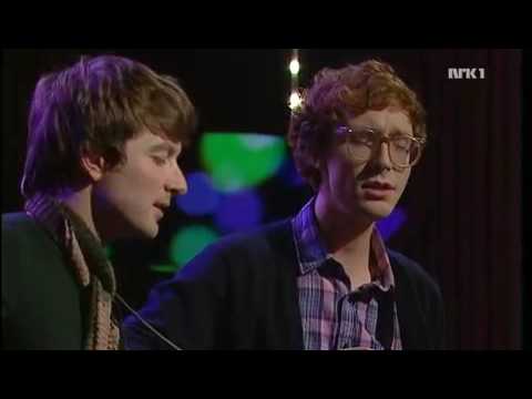Kings of Convenience sing "24-25" live