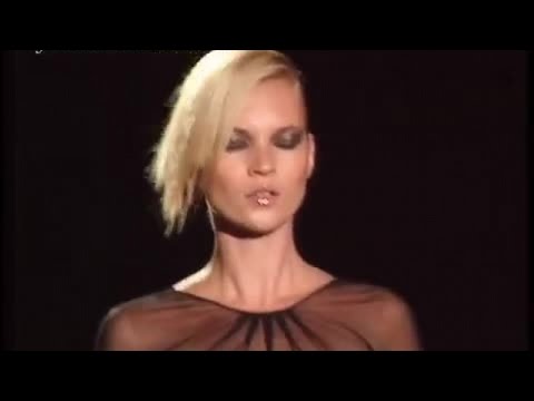 GUCCI Spring Summer 2001 Milan 1 of 4 pret a porter woman by Fashion Channel