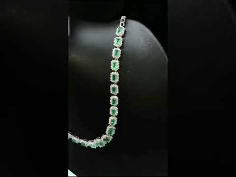 Elegant Emerald Single Line Halo Diamond Necklace Set