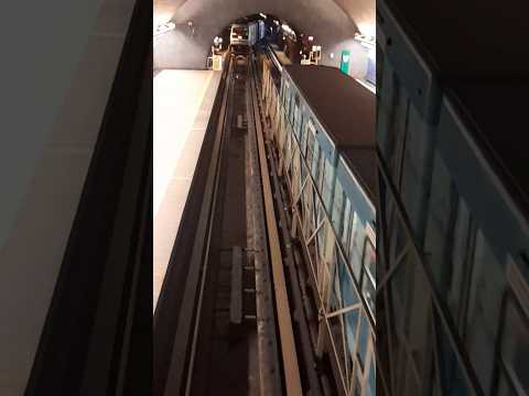 NS93 y NS74 en Plaza de Maipú #metro #metrodesantiago
