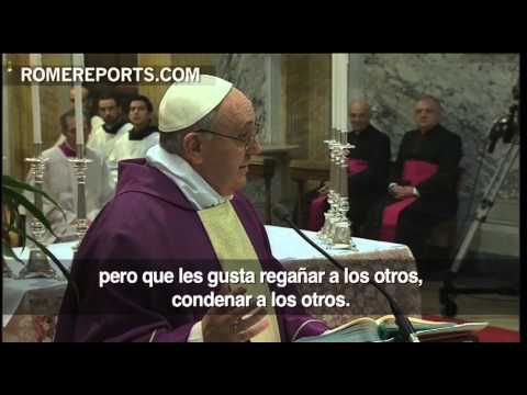 Francisco celebró misa y se salió nuevamente del protocolo
