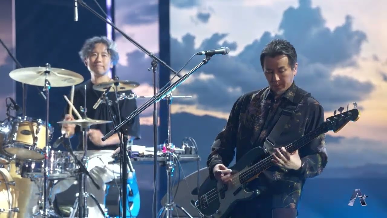 ASIAN KUNG-FU GENERATION interprète « Skins » aux Crunchyroll Anime Awards 2026