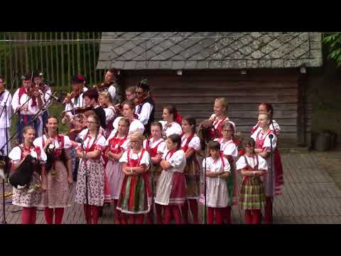 MUZIČKY,VYSTOUPENÍ,00000