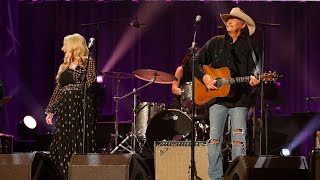 Alan Jackson &amp; Lee Ann Womack - Murder on Music Row (Live at 14th Annual ACM Honors)