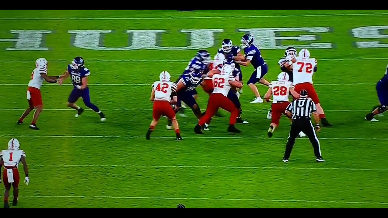 Combo and climb by the Right Tackle