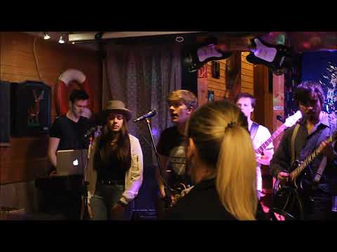 FourRox - jung, vielseitig und anders