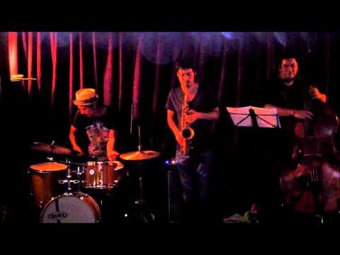 Enanos Café Jam Sessions-Improvisation- Chacal Ensamble - Alfonso Muñoz,Itzam Cano,César Chew
